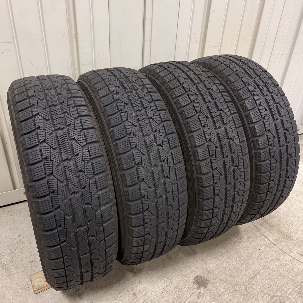  スタッドレスタイヤ4本セット 165/65R14 TOYO GARIT GIZ 2020年製(中古品)｜売買されたオークション情報、yahooの商品情報をアーカイブ公開 - オークファン 14インチ