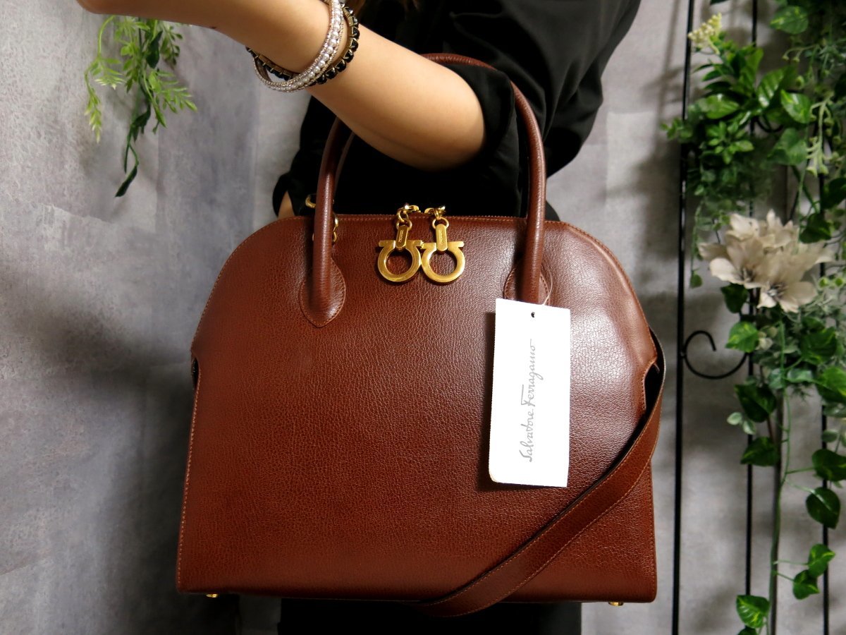 ○超美品○Salvatore Ferragamo フェラガモ○ガンチーニ○カーフ 
