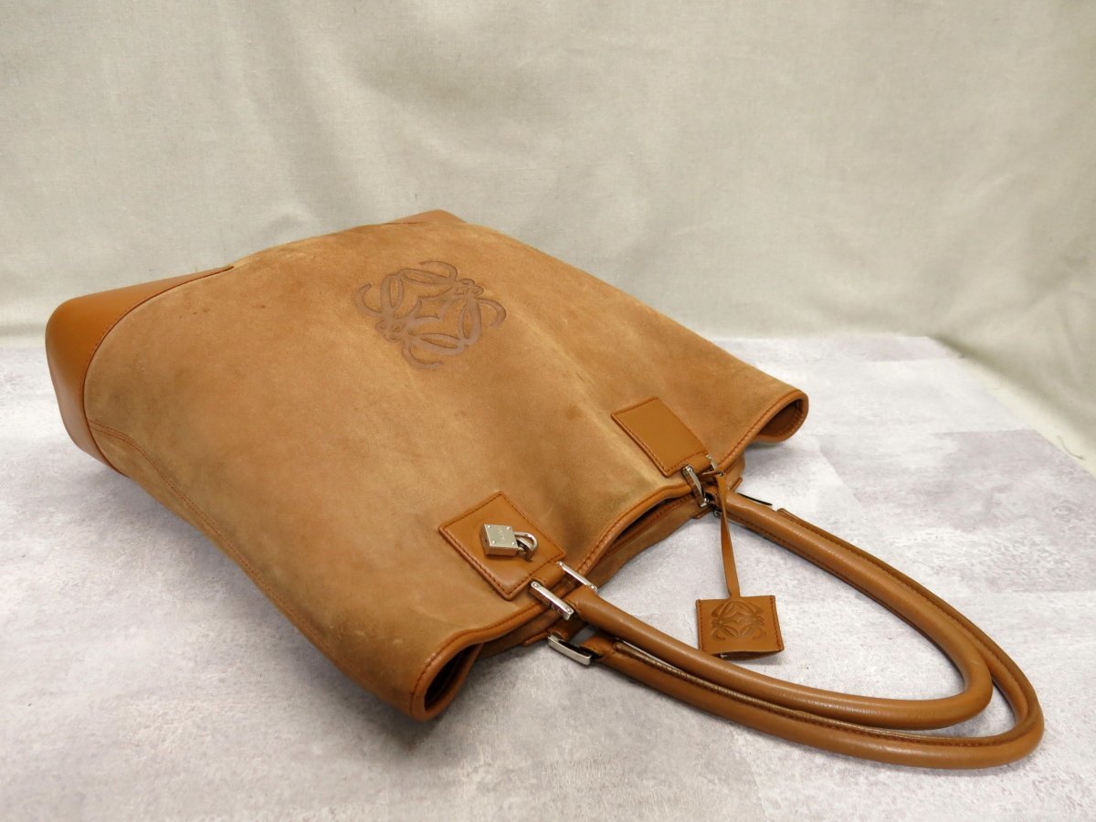 ○LOEWE ロエベ○アナグラム○ロゴ型押し○スエード カーフ レザー 本 