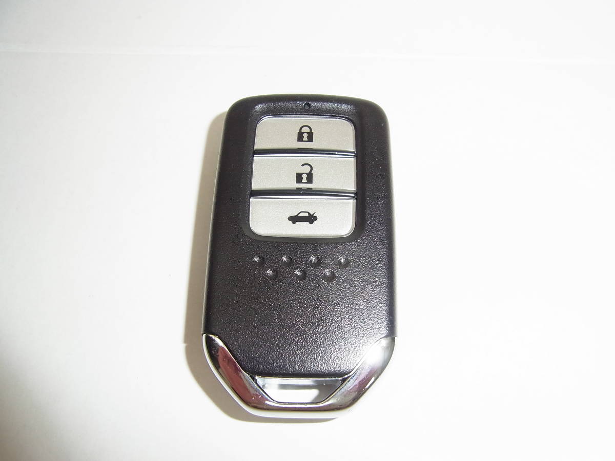動作良好!!ホンダ 純正品 グレイス GM4 3ボタン 72147-T9C-J01 スマートキー トランクボタン ハイブリッド スペア 送料140円～ 【127】