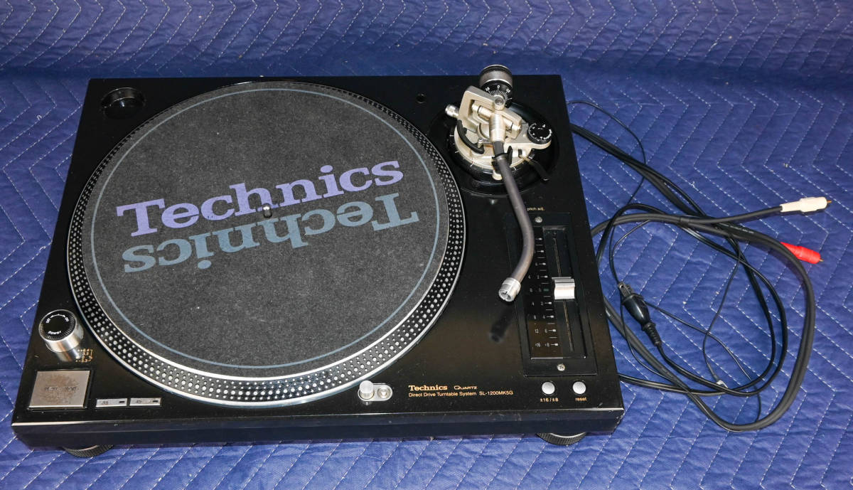 V097 Technics / テクニクス SL-1200MK5G (ブラック) 動作品 1