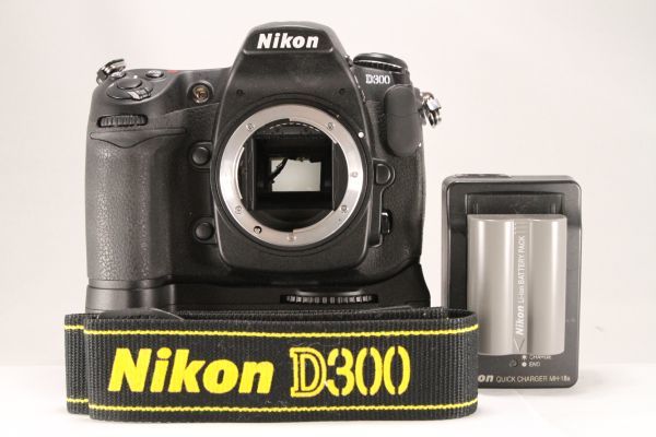 動作品 Nikon D300 デジタル一眼レフ ボディ MB-D10付き ニコン MB-D10 価格比較 - 価格.com ☆特上品☆ニコン Nikon D300 ボディ +