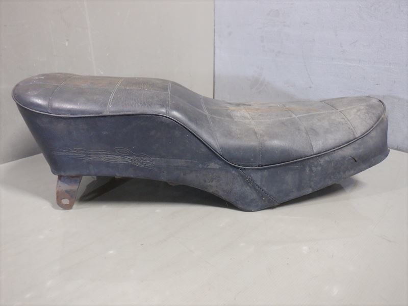 純正シート GSX250Eザリ 三段 タックロール 純正シート GSX250Eザリ 三