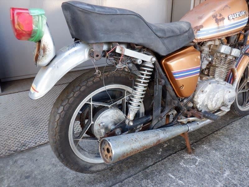 純正シート GSX250Eザリ 三段 タックロール GSX250⁄400Eザリタック