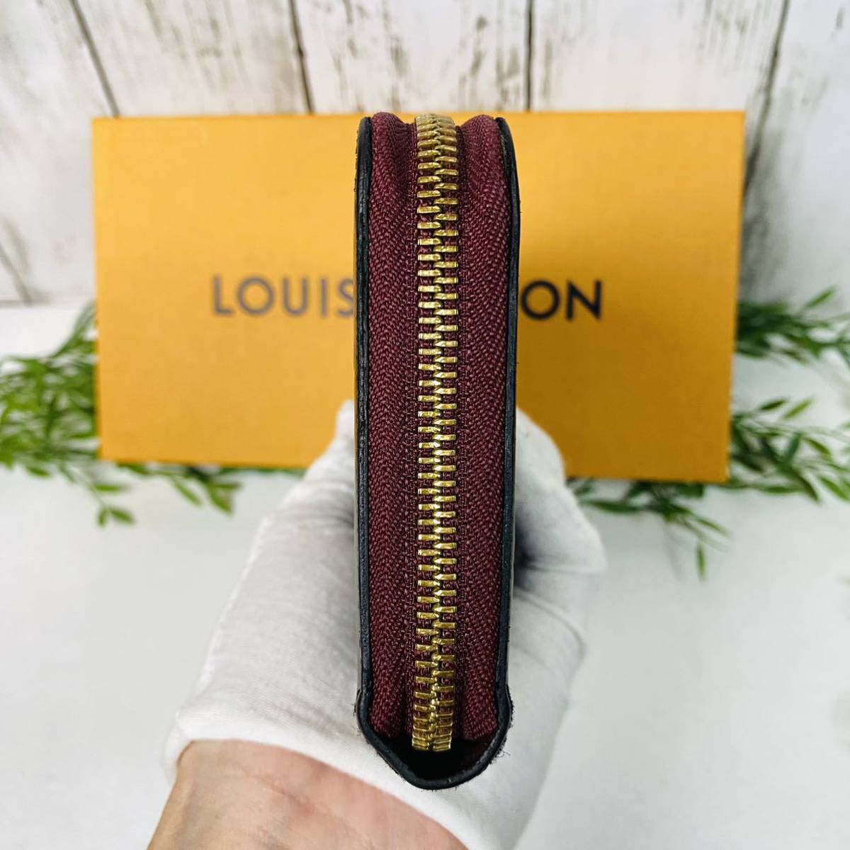 【極美品】1円 LOUISVUITTON ブラック×ボルドー ジッピーウォレット 男女 ヴェルニ ラウンドファスナー長財布ルイヴィトン 黒 4K34 ルイヴィトン LOUIS VUITTON 美品ルイヴィトン FE4526 □美品□