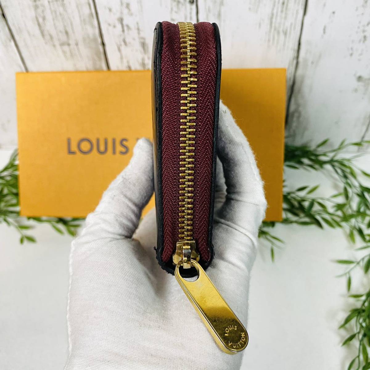 【極美品】1円 LOUISVUITTON ブラック×ボルドー ジッピーウォレット 男女 ヴェルニ ラウンドファスナー長財布ルイヴィトン 黒 4K34 ルイヴィトン LOUIS VUITTON 美品ルイヴィトン FE4526 □美品□