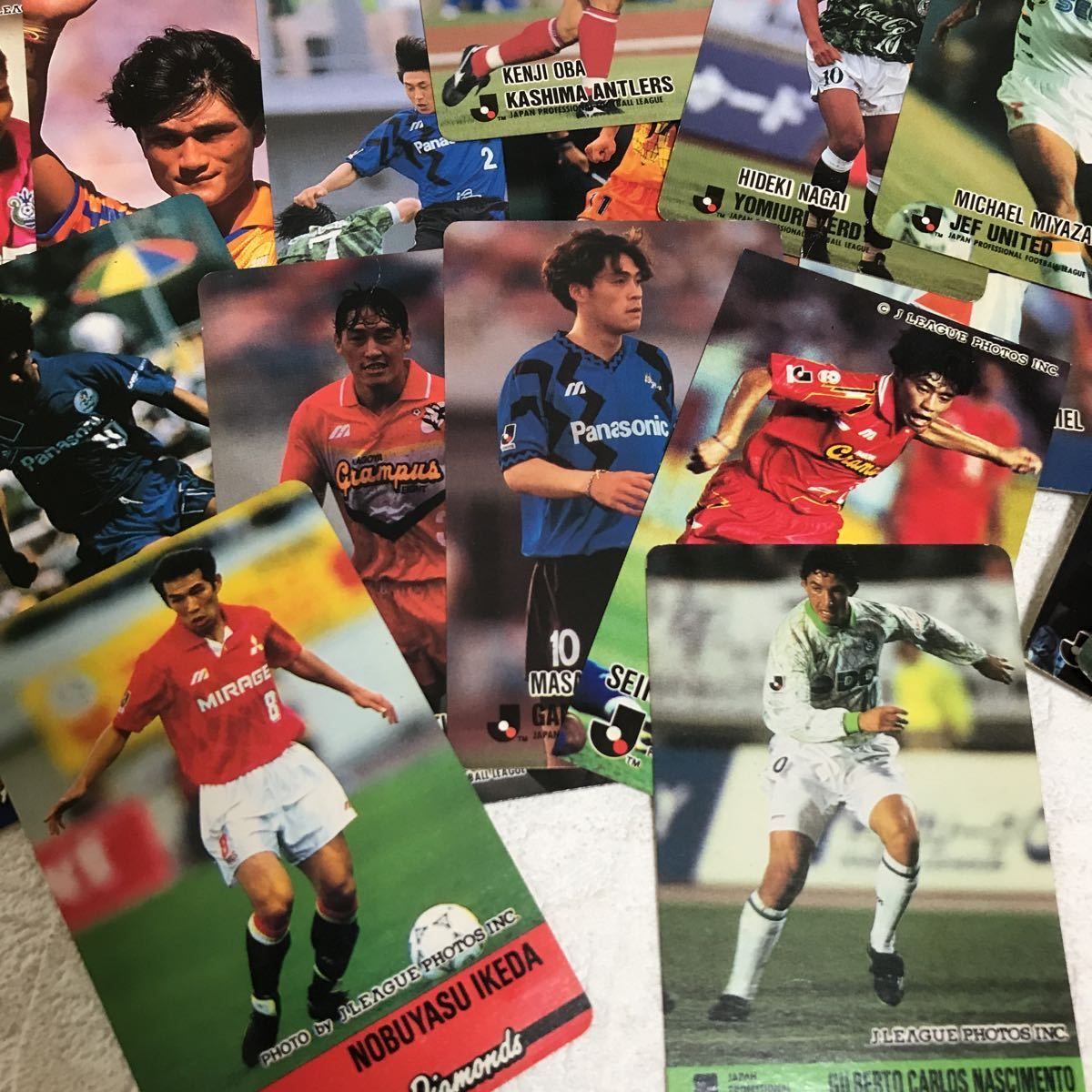 サッカーカード Calbee 93年 当時物 22枚まとめ売り 騒がしい