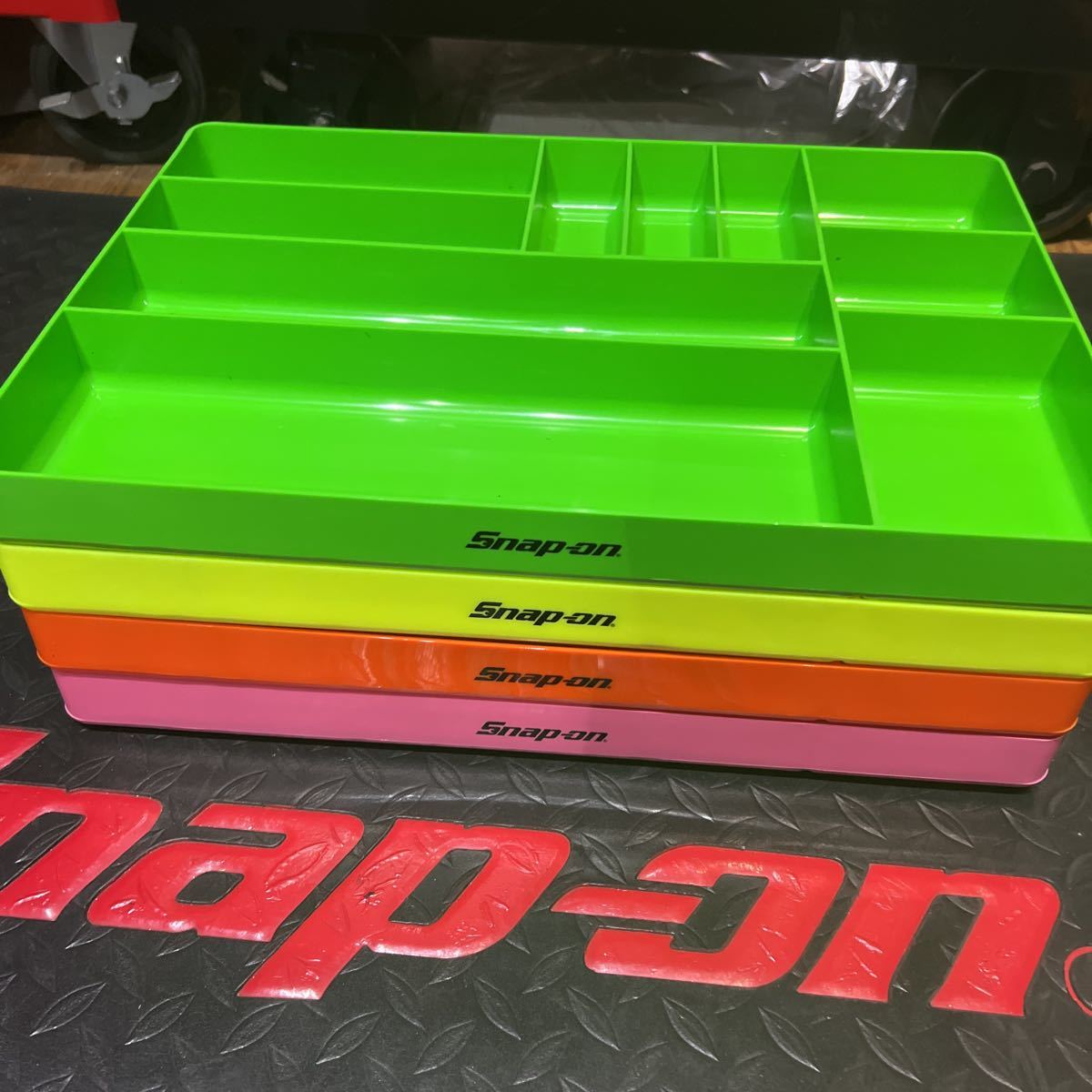 限定品！スナップオン工具箱 パーツ トレイ グリーン 収納 ケース 