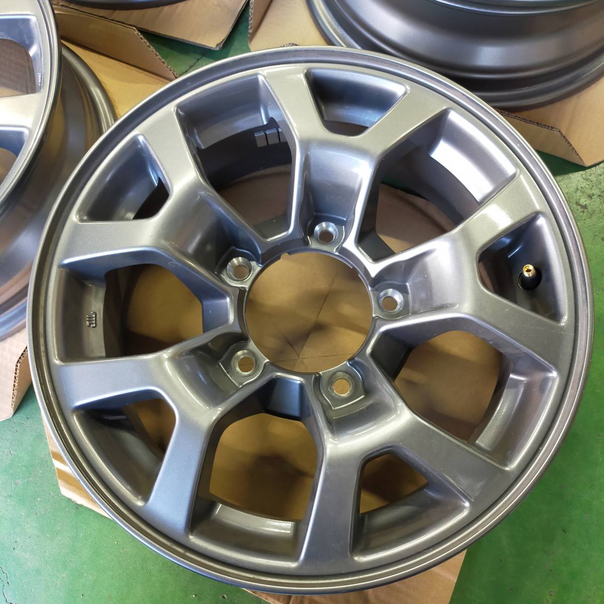 ジムニーシエラ JB74W 純正ホイール 15インチ 着払い 引取歓迎 ジムニーシエラ JB74W 純正ホイール 15インチ 着払い 引取歓迎