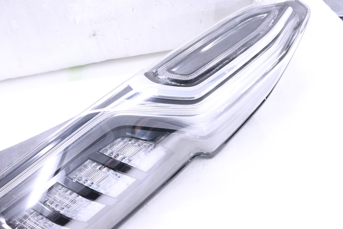 2Y-394★美品★LED JF3 JF4 N-BOXカスタム★右テールライト ICHIKOH D186 打刻:D ASSY 純正★ホンダ (YM)