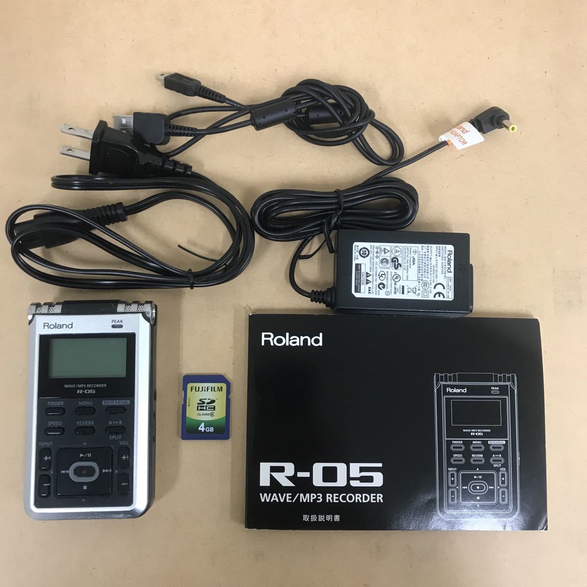 221129SK160736 Roland R-05 wave mp3 recorder レコーダー ローランド リニアPCMレコーダー 