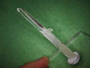 草入り水晶の値段と価格推移は 18件の売買情報を集計した草入り水晶の価格や価値の推移データを公開