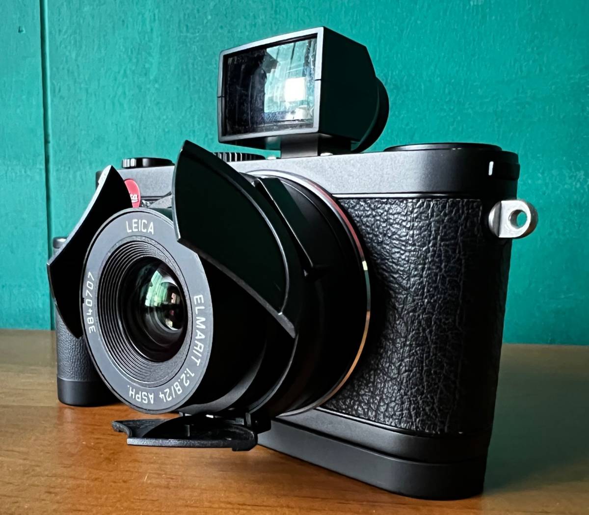 美品 ライカ LEICA X1 ブラック ビューファインダー、ハンドグリップ