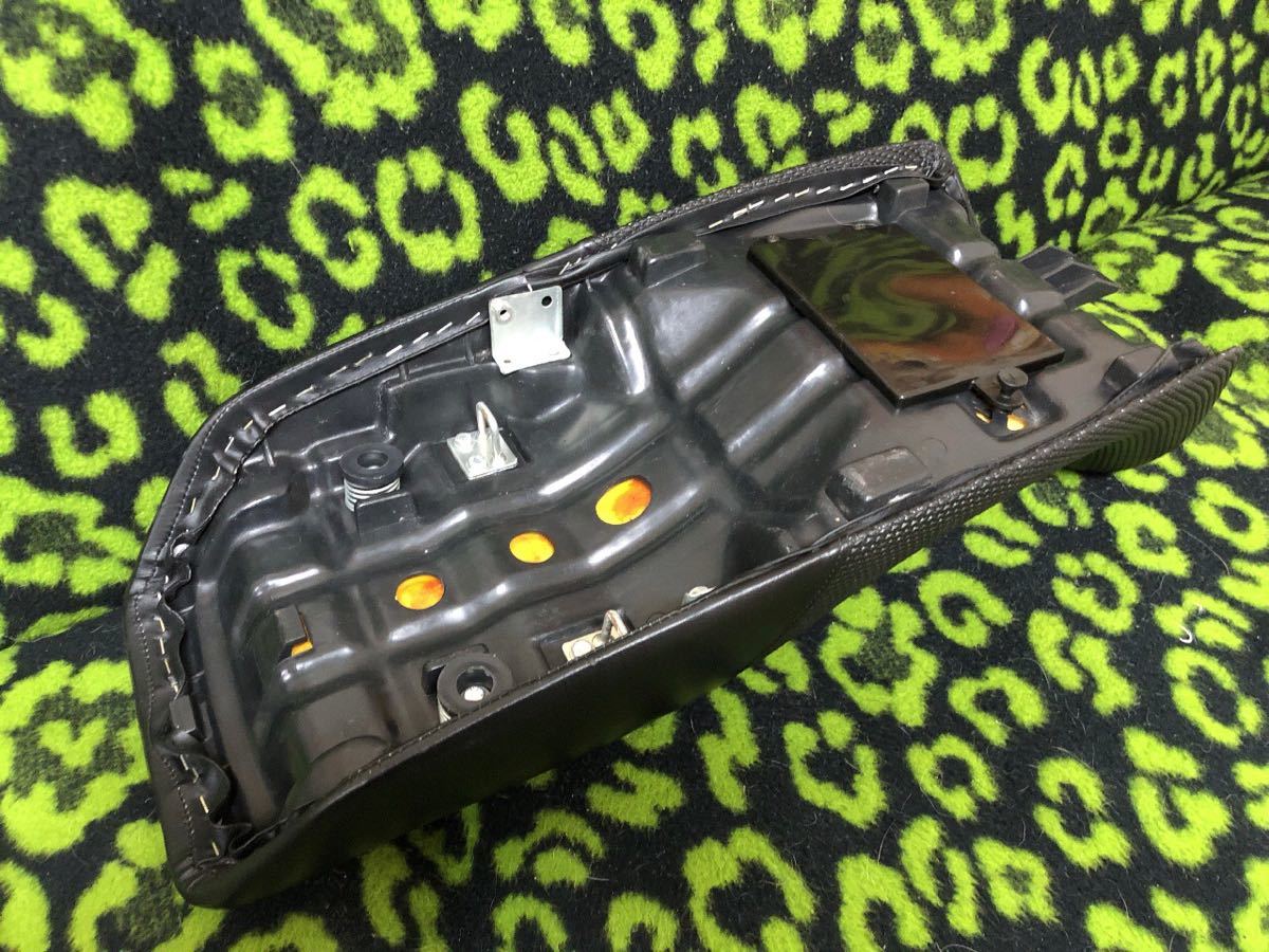 PMC GPZ900R ローダウンシート PMC GPZ900R ローダウンシート タック