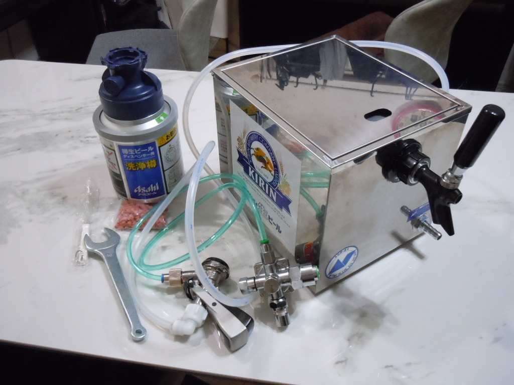  ほぼ アウトドア 家飲み最高 氷冷式ビアサーバー ニットクCP-2(ビアサーバー)｜売買されたオークション情報、yahooの商品情報をアーカイブ公開 - オークファン ビアサーバー