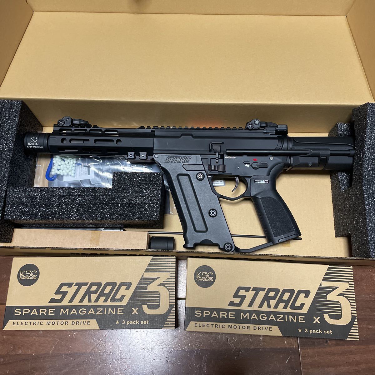 KSC STRAC 電動ガン マガジン3本付き KSC STRAC 電動ガン マガジン3本｜