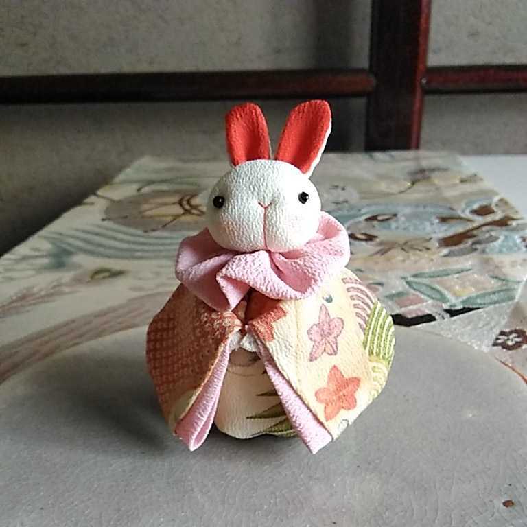 兎人形(古布縮緬着物) ハンドメイド・手芸 ぬいぐるみ・人形・置物