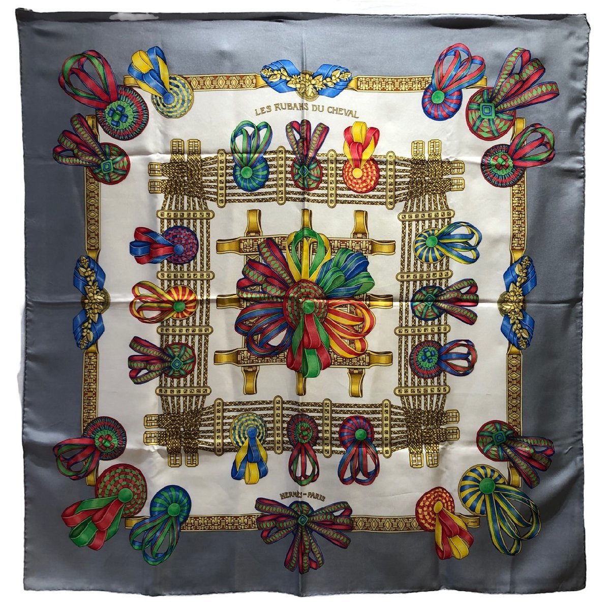 ○HERMES エルメス カレ90 LES RUBANS DU CHEVAL 馬のリボン 大判スカーフ シルク100％ グレー系