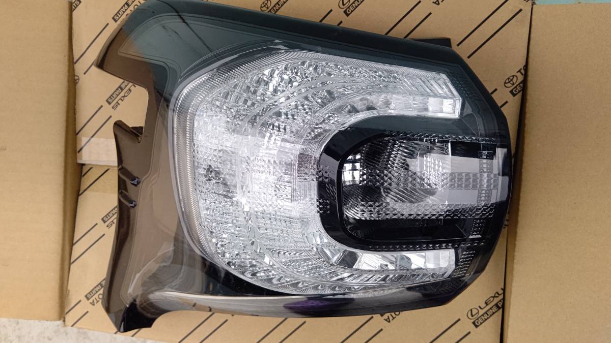 シエンタ NCP175 左 テールランプ シエンタ 後期 左テールランプ 中古