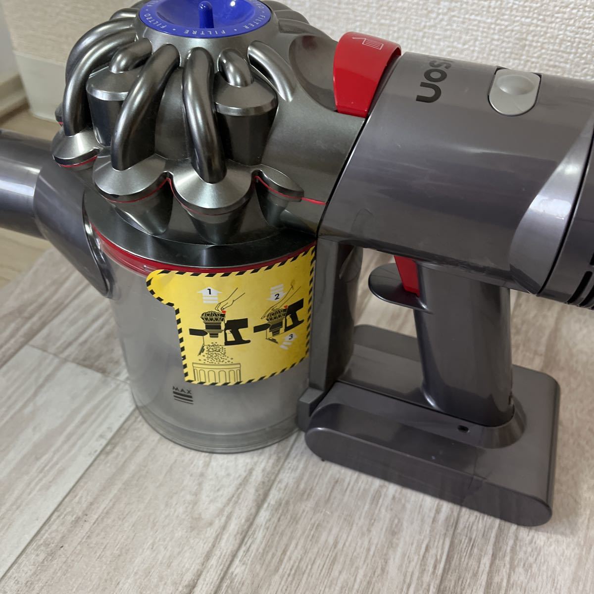 dyson コードレス掃除機 HH11 ダイソンV7 Fluffy コードレスクリーナー