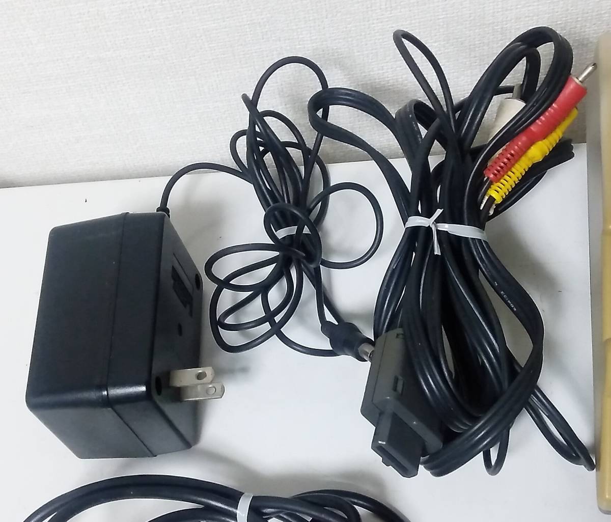 任天堂 AV仕様 ニューファミコン HVC-101 セット (本体/コントローラー 