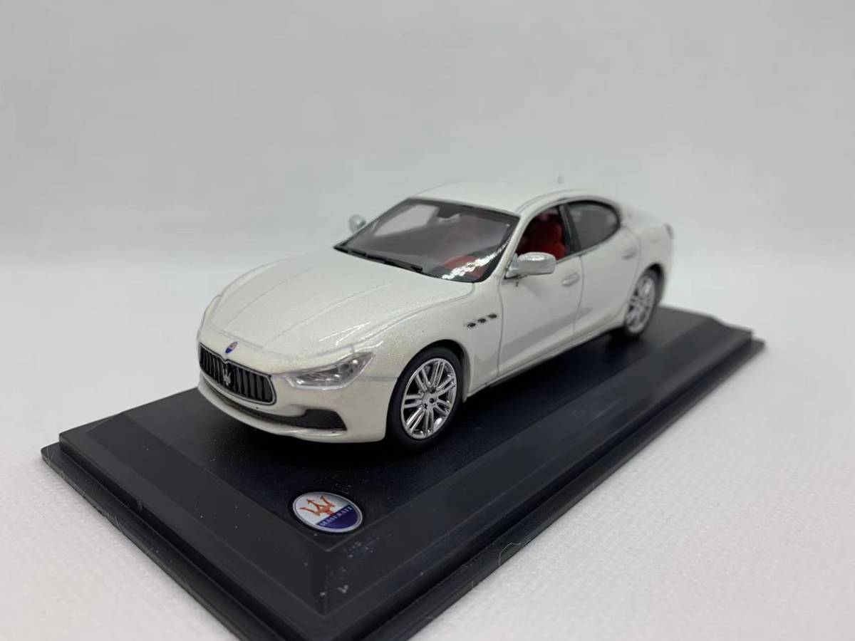 1/43 マセラティ ギブリ Maserati Ghibli ホワイト 訳あり J03-4-107