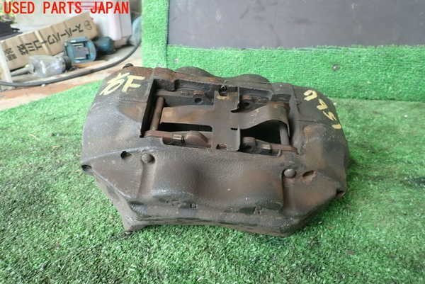 5UPJ-79514080]ランクルプラド(KZJ95W)右フロントキャリパー 中古