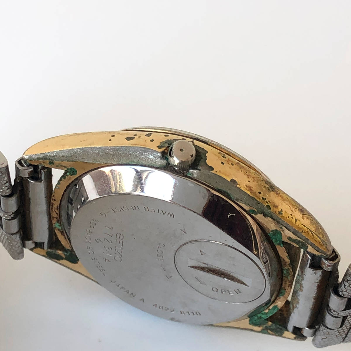 神102-187★ セイコー キングクォーツ SEIKO KING QUARTZ 4822-8110 メンズ 腕時計 ウォッチ 不動品 ゴールド デイト