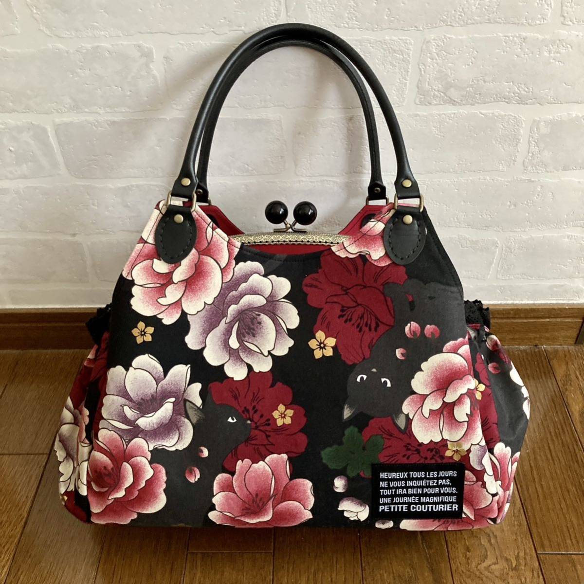 牡丹と猫ちゃん ハンドメイド がま口バッグ あおり 