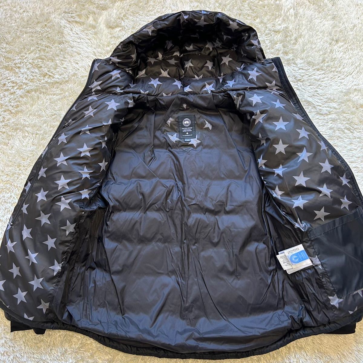 極美品【幻の限定品】CANADA GOOSE カナダグース CRAWFORD HOODY 極美品【幻の限定品】CANADA GOOSE カナダグース CRAWFORD HOODY