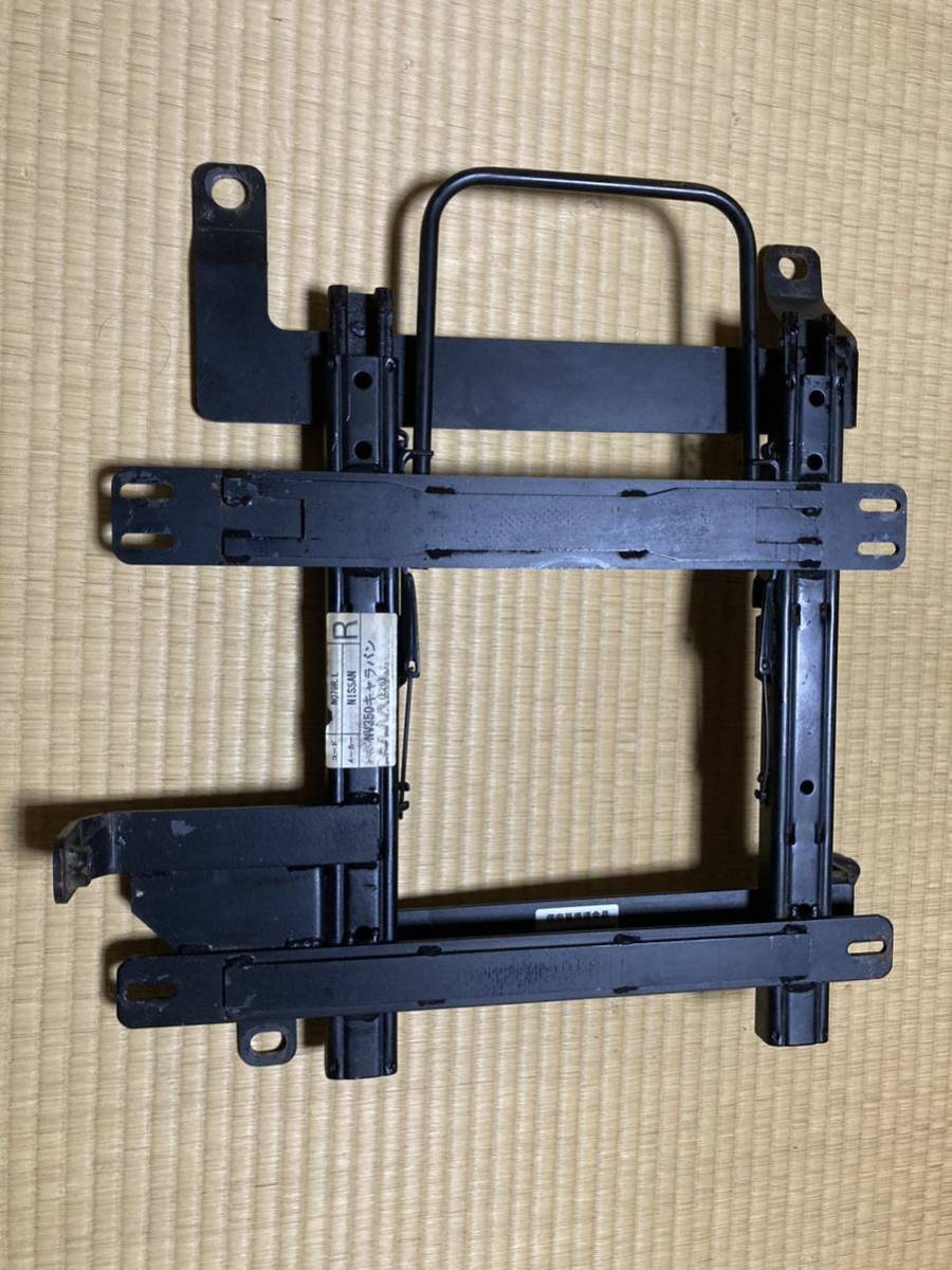 NV350キャラバン カワイ製作所 レカロシートレール 運転席 6点止めシート用