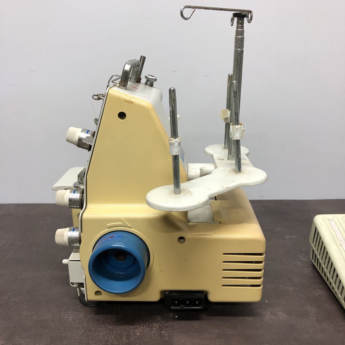 JUKI baby lock BL3ー406ベビーロック ロックミシン ミシン べダル踏むと針上下OK ジャンク。