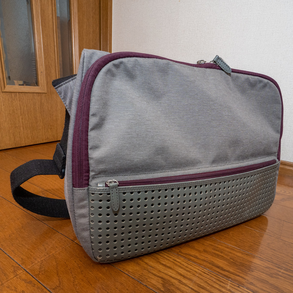 ひらくPCバッグ (グレー) スーパークラシックの限定本革仕様バッグ