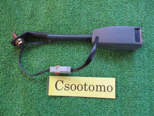 W050101■保証付■HA4 アクティトラック■運転席 シートベルトキャッチ■バックル■H8年■宮城県～発送■発送サイズ A/棚K29/こく