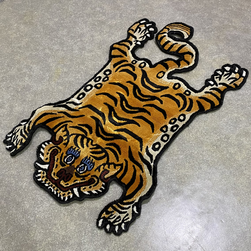  本物 シルク Sサイズ 76cm チベタンタイガー ラグ チベット絨毯 チベットラグ ラグマット チベタンラグ トラ カーペット NIGO APE(ラグ一般)｜売買されたオークション情報、yahooの商品情報をア ラグ一般