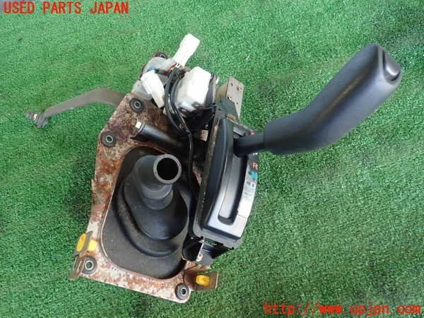2UPJ-92237555]ハイラックスサーフ(RZN185W)ATシフトレバー 中古