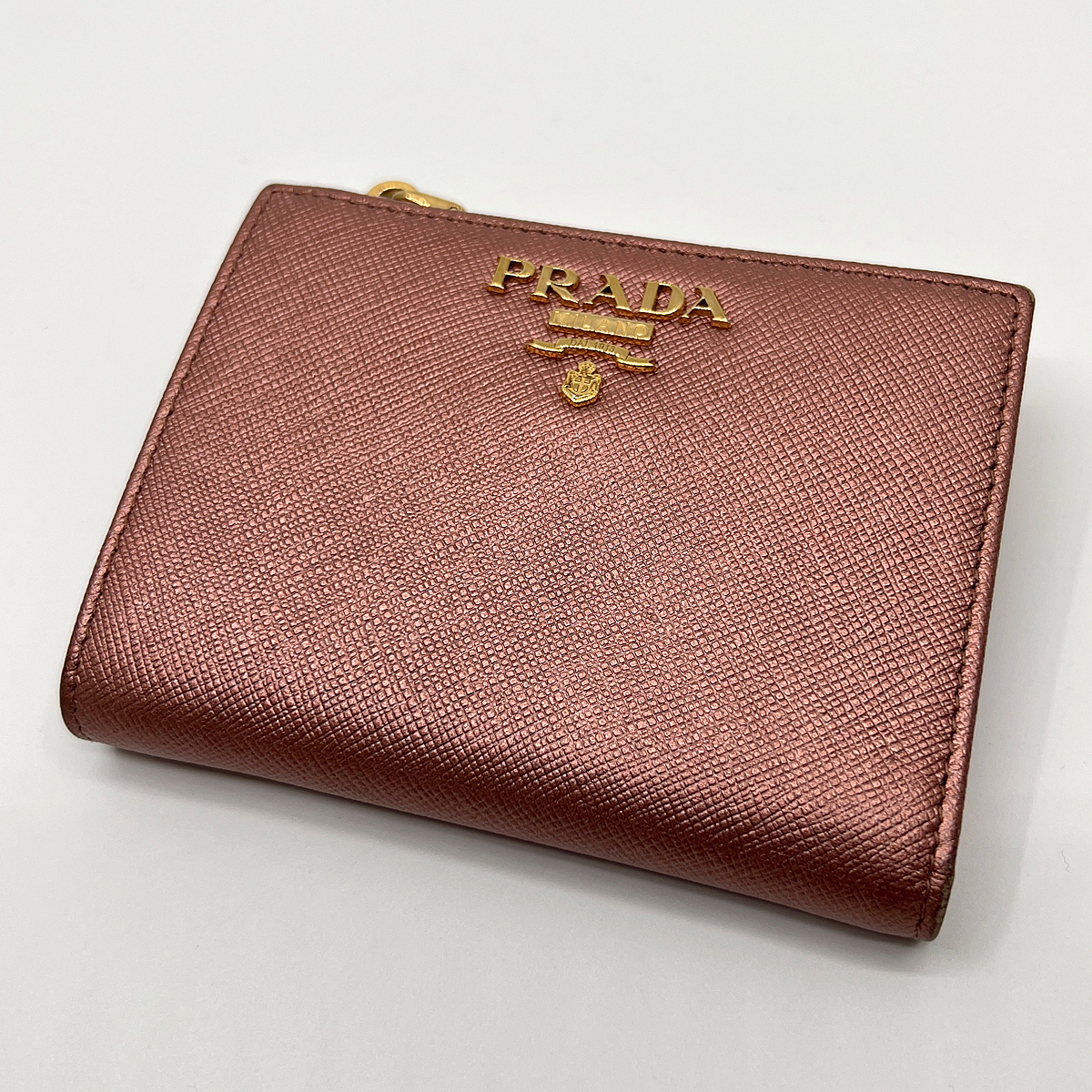 プラダ PRADA 二つ折り財布 トライアングルロゴ コンパクト レザー