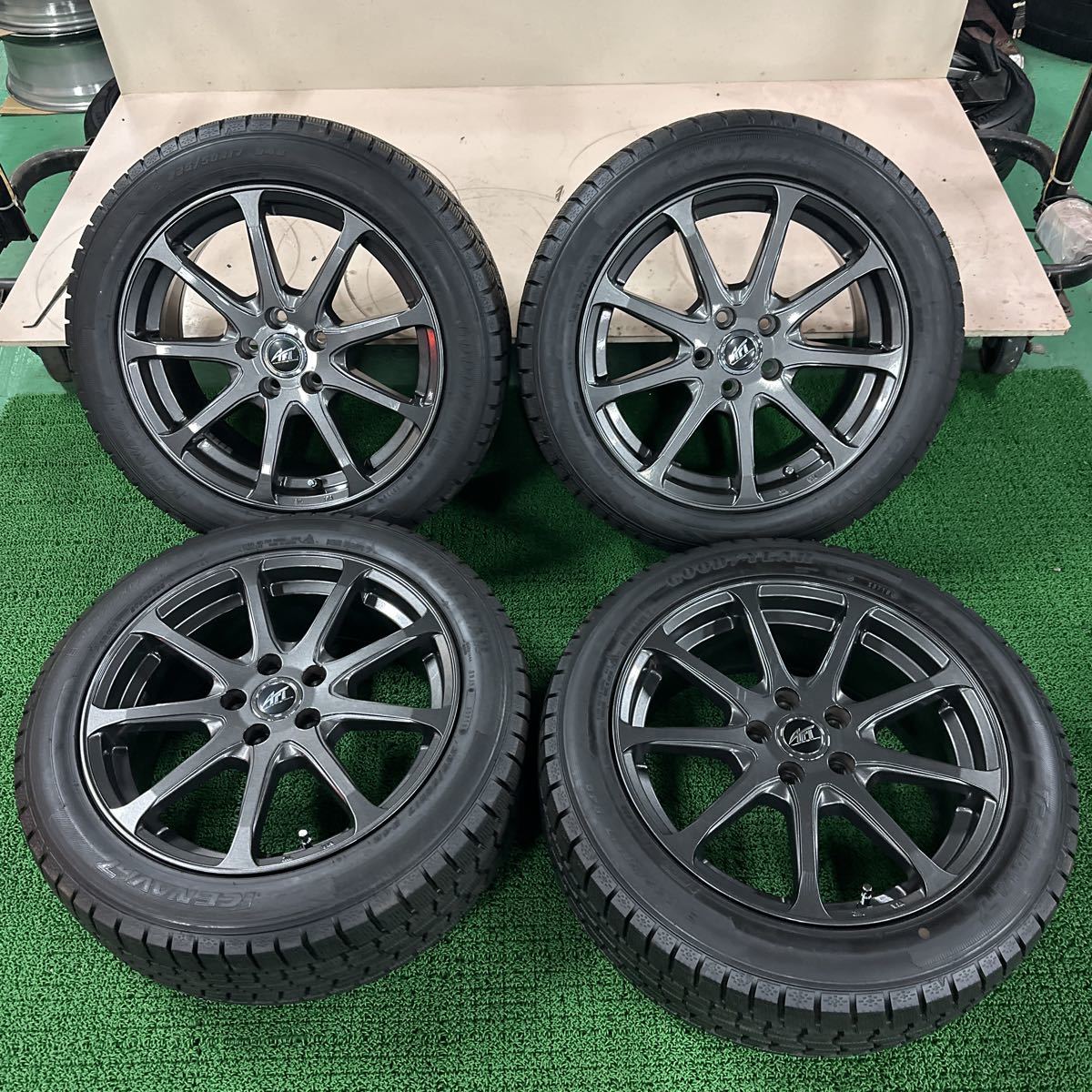 激安大特価，得価 溝ありスタッドレス ボルボV60 V70 225/50R17 グッドイヤーアイスナビ7 17&times;7.5J+52 108-5H 良品 倉庫保管(スタッドレスタイヤ)｜売買されたオークション情報、yahooの商品情報をアーカイブ公開 - 5穴