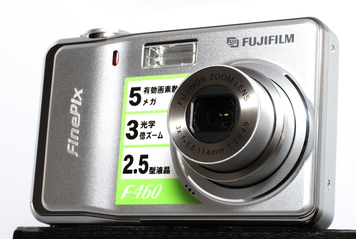 未使用品】 ☆ FUJIFILM FinePix F460 オールドデジカメの新品 ☆箱