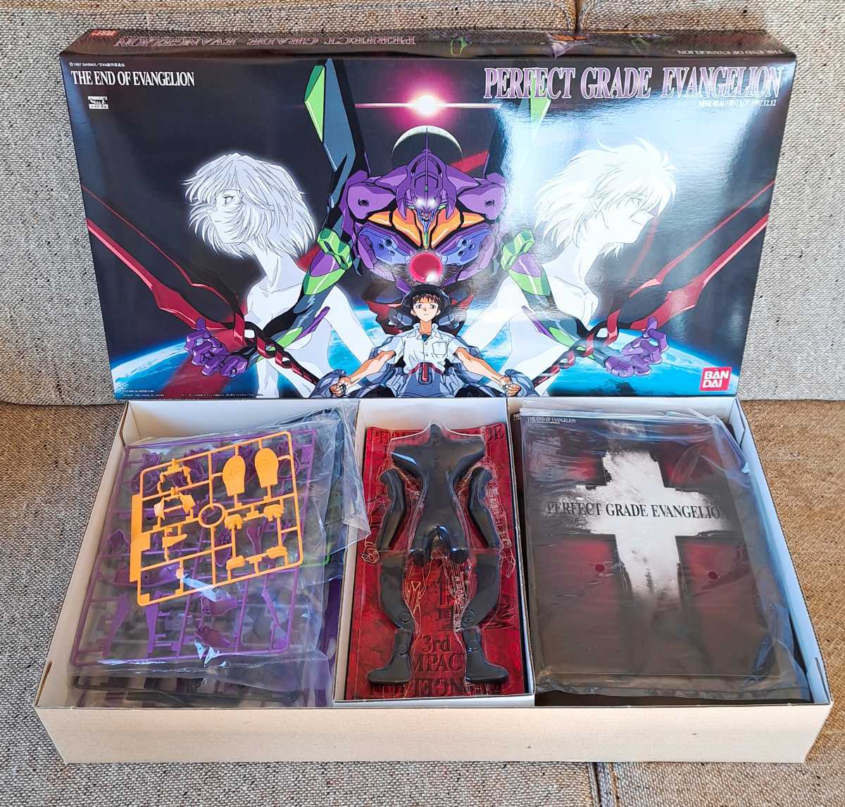 E13103 【未組立】バンダイ PG パーフェクトグレード 新世紀エヴァンゲリオン EVA初号機
