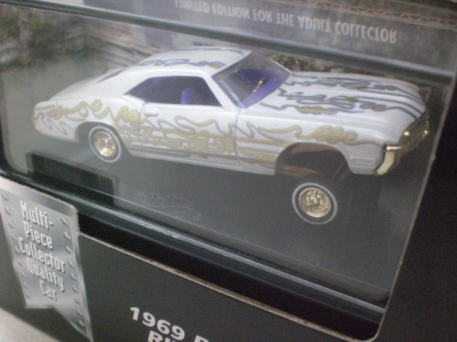 ☆ホットウィール COLLECTIBLES '69 BUICK RIVIERA LOWRIDER