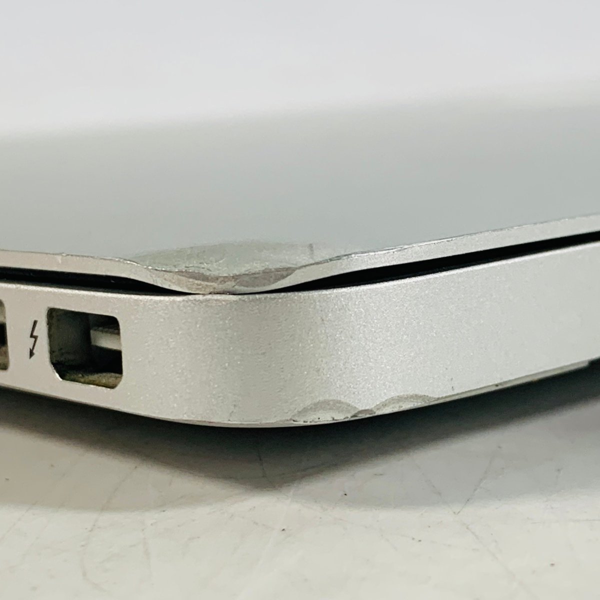 ジャンク MacBook Air 11インチ (Mid 2012) Core i5 1.7GHz/4GB MD223J