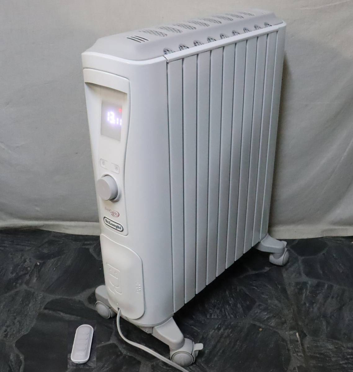 DeLonghi RHJ75V0915-GY オイルヒーター リモコン付き Amazon | De