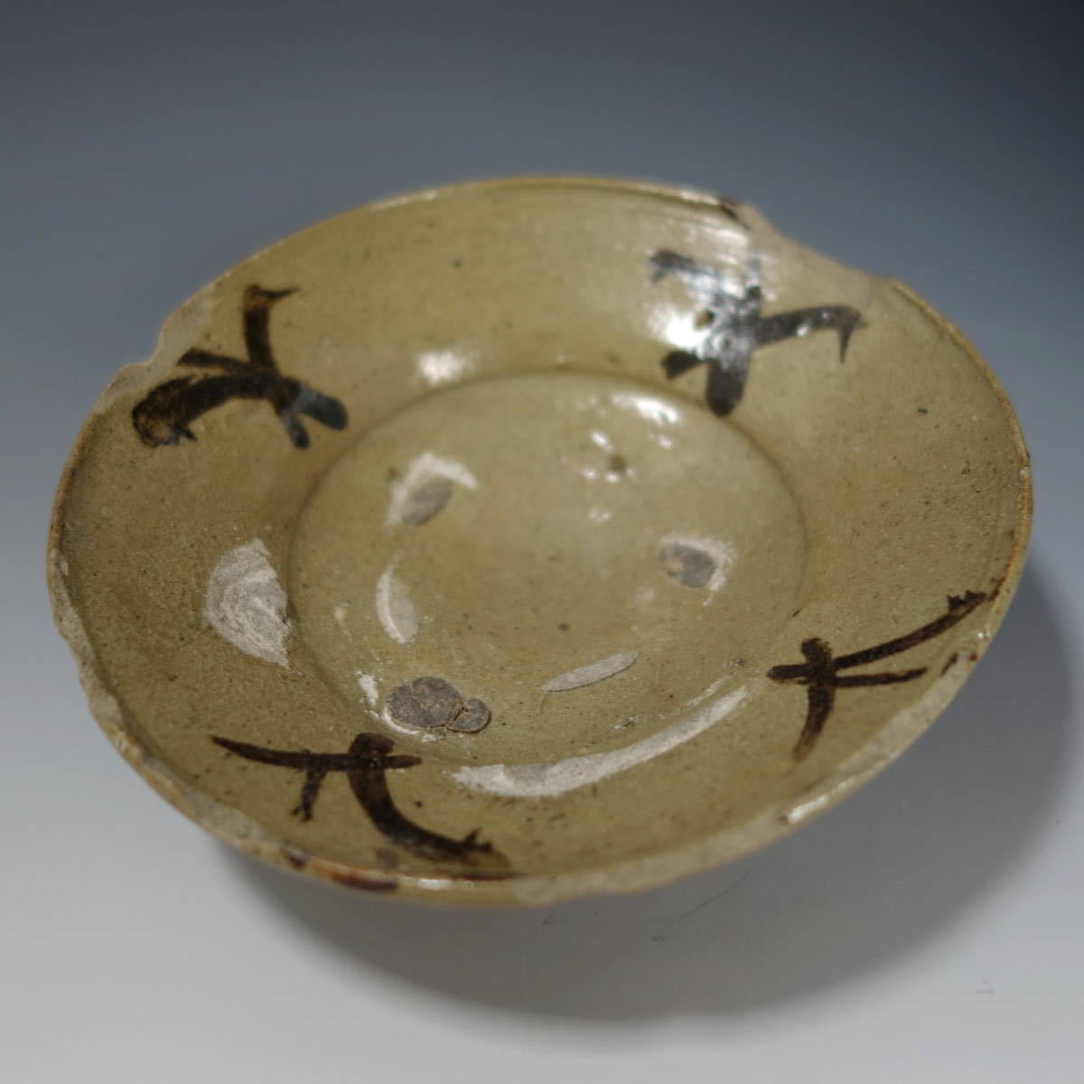 由】桃山時代～江戸時代初期 古唐津 絵唐津 小皿 幅12.6cm 平盃 向付 