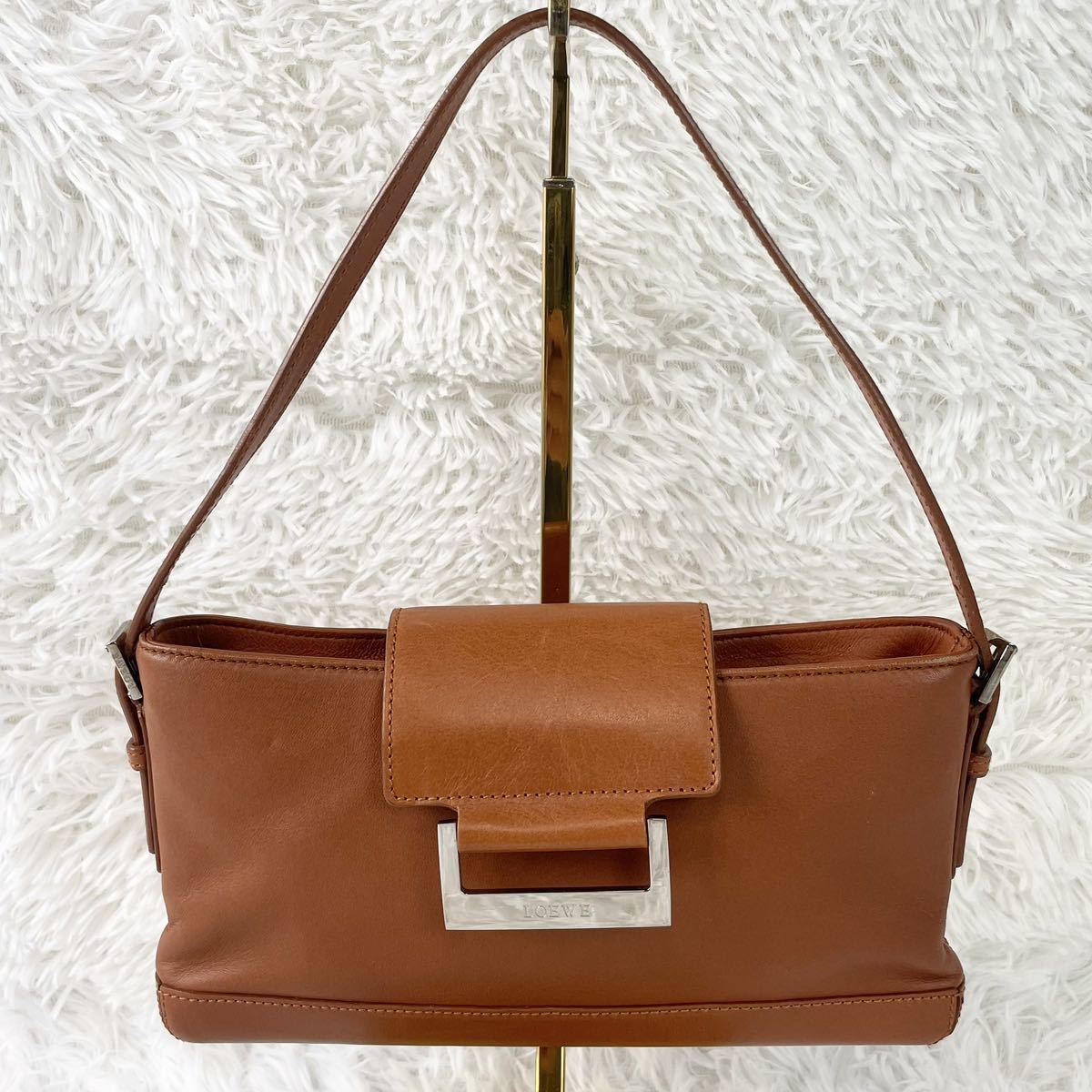 極美品 ロエベ アクセサリーポーチ LOEWE ハンドバッグ ロゴプレート 