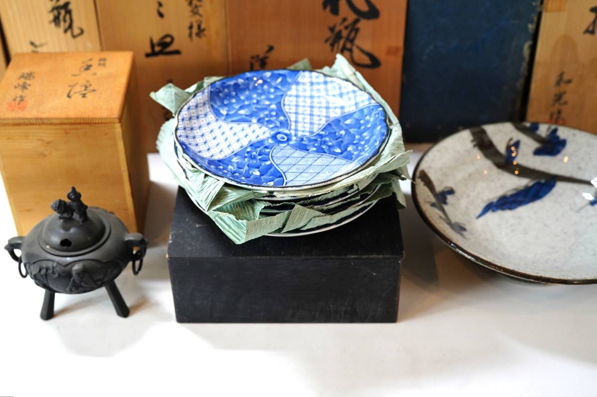 有田焼 三花地紋 香炉 有田焼 三花地紋 香炉 有田焼・香蘭社】三色地紋