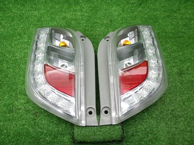 ダイハツ　LA300S　LA310S　ミライース　テールレンズ　左右セット　20511　230208032