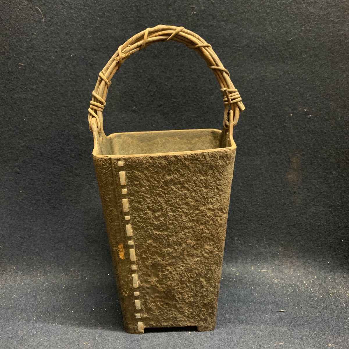 南部鉄器　○○堂　在銘　象嵌　鎹　掛け花　花籠　花瓶　花器　送料一律520円　古鉄　鉄製　金属工芸　