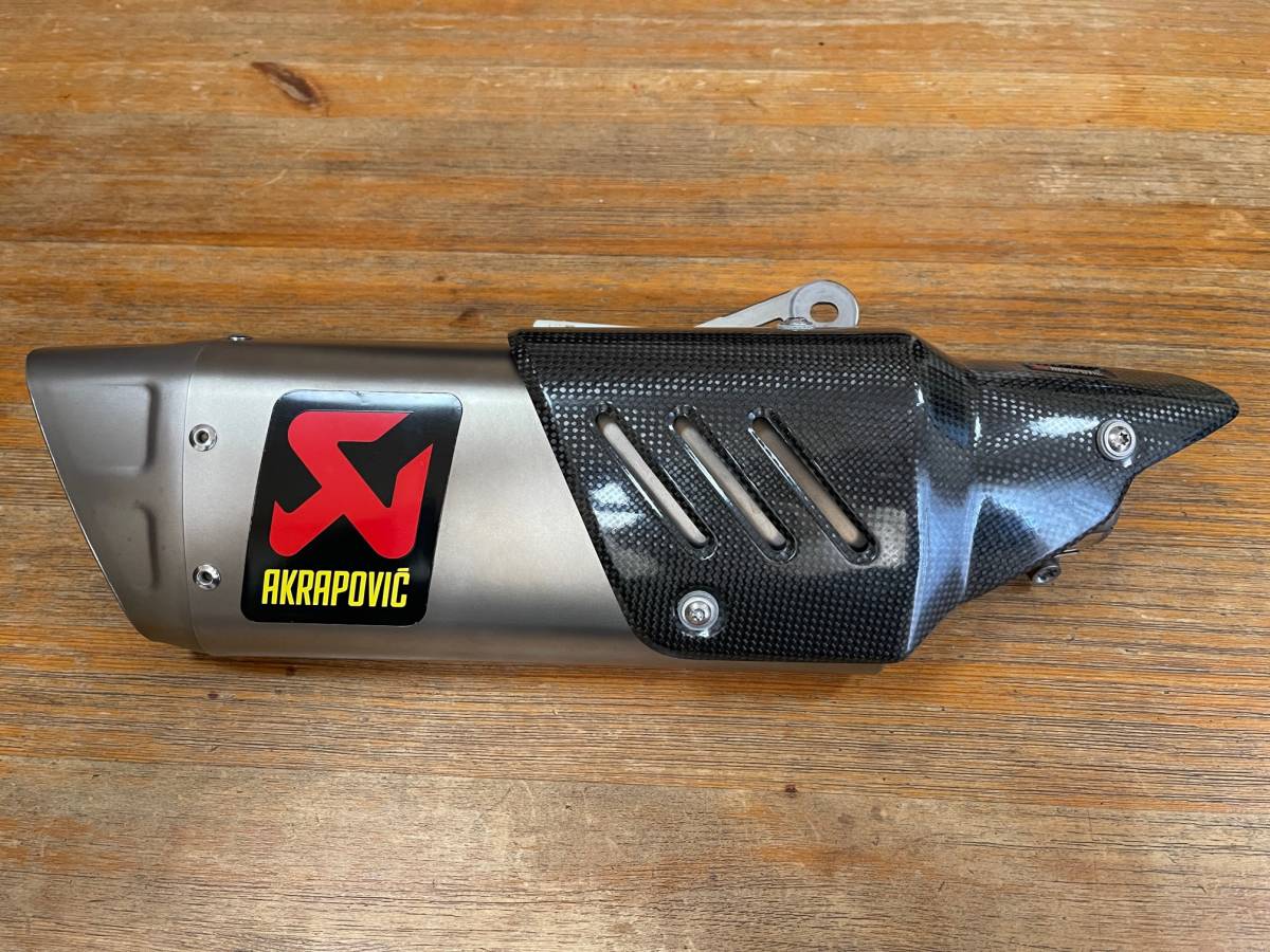 YZF-R1/R1M.MT-10/SP AKRAPOVIC アクラポビッチ サイレンサーの入札 