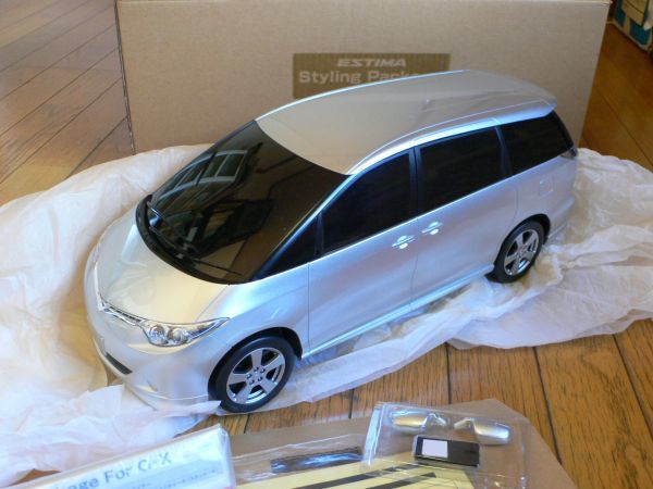 1/10　トヨタ　エスティマ　TOYOTA　ESTIMA　スタイリングパッケージ　シルバーメタリック　　ディーラー　カラーサンプル　非売品